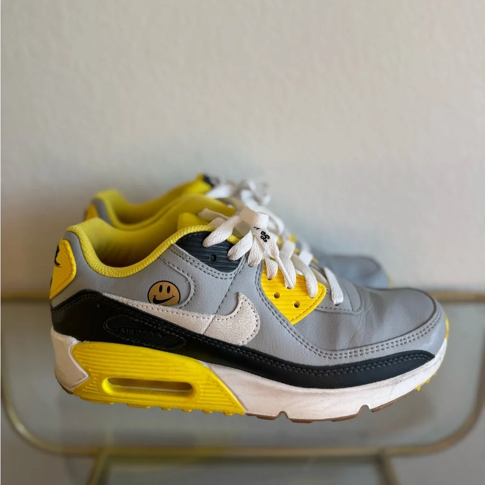 Nike Air Max 90 Leather Go The Extra Smile - Picture 2 of 7